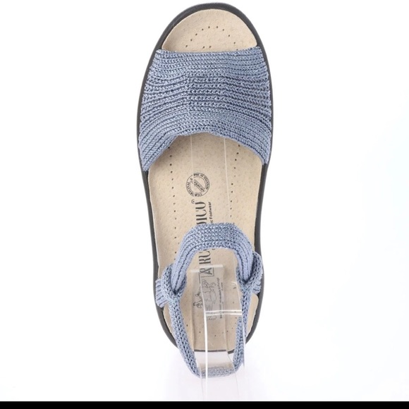 Made in Europe sandals - perfect for summer! - Picture 7 of 9